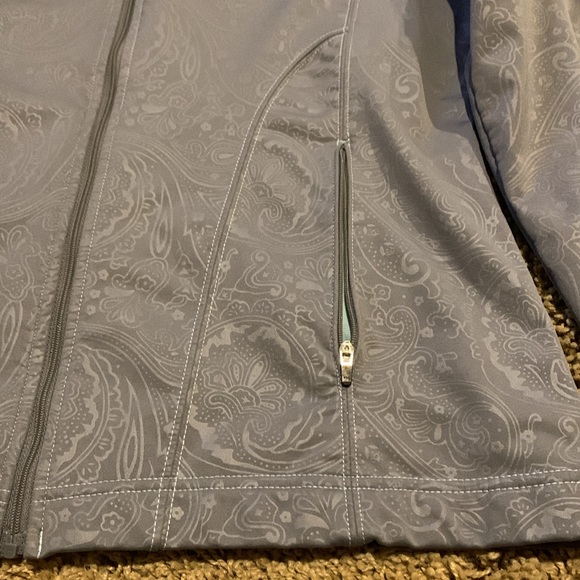 Lightweight jacket - Picture 2 of 11